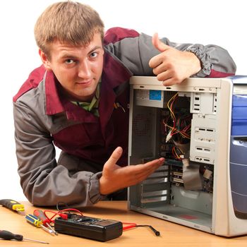 profissional-montagem-e-manutencao-de-computadores